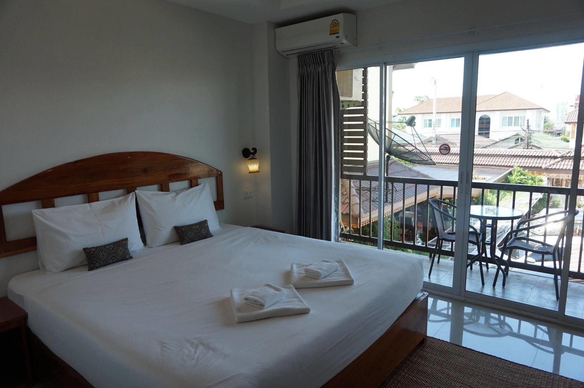 Baan Krittika Hotel Udon Thani Bagian luar foto