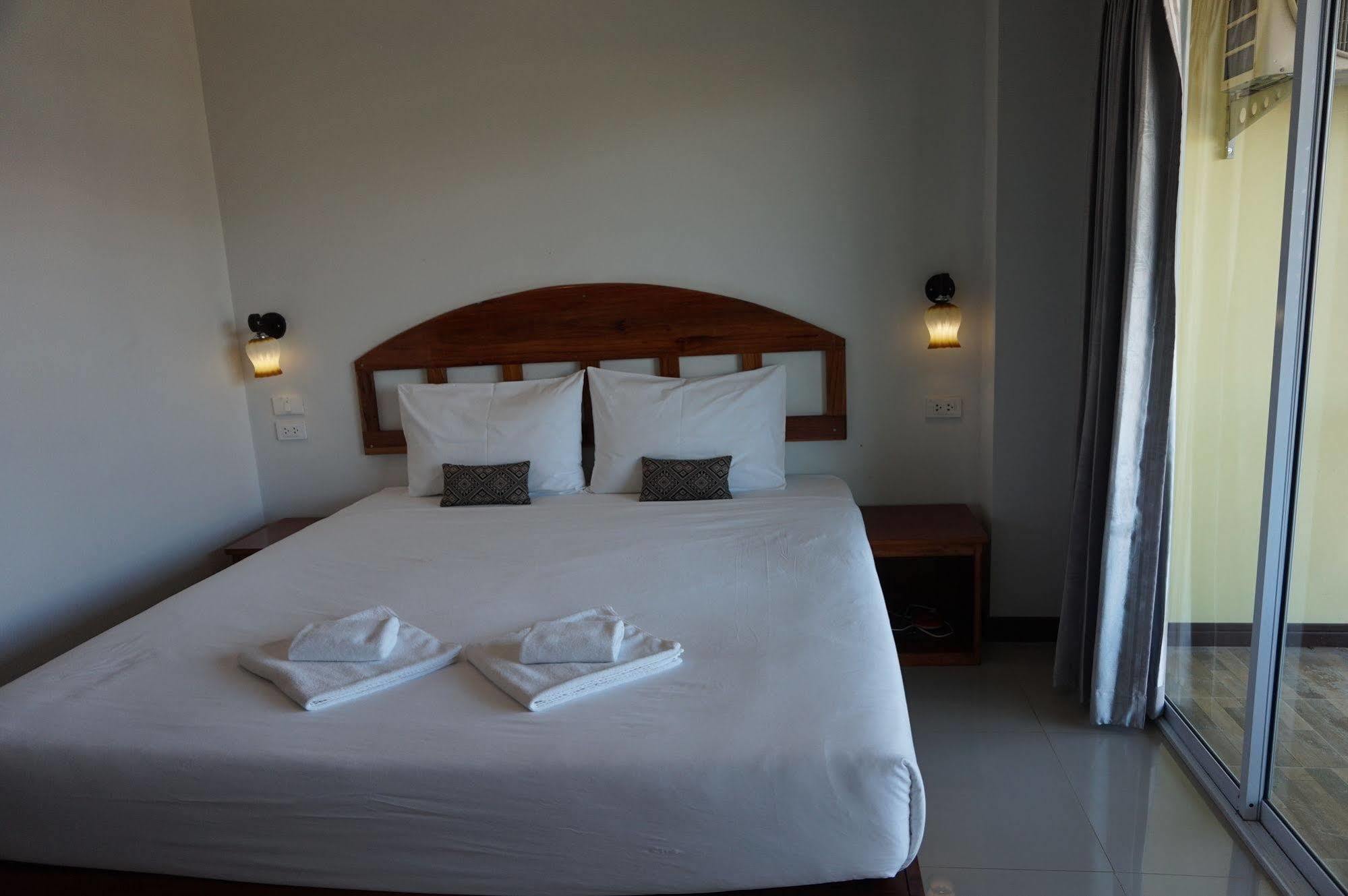 Baan Krittika Hotel Udon Thani Bagian luar foto